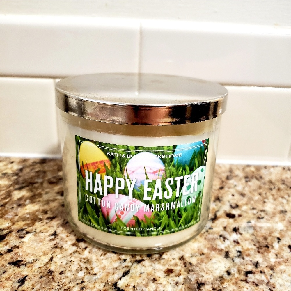 Bath & Body Works cotton candy scented candle